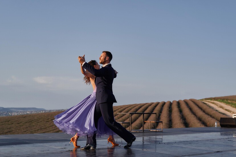 ДЖАЗ и ЛАТИНА в лавандовых полях - фото №1 ДЖАЗ и ЛАТИНА в лавандовых полях - фото №1 на Nethouse.Академия